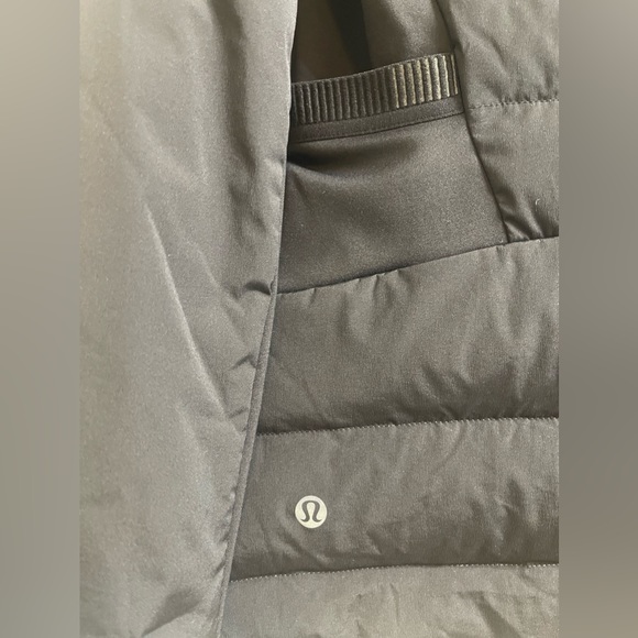Lululemon Down For It All Jacket Black Wmn Size 2 - Picture 8 of 14